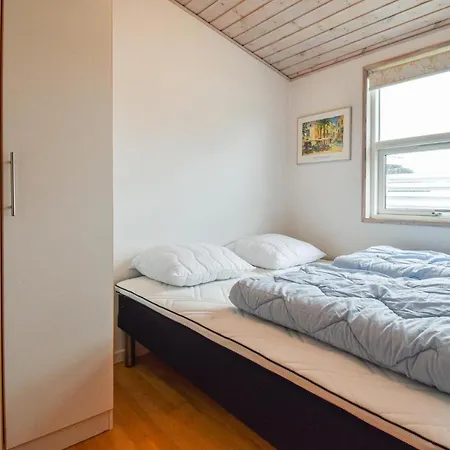 Ferienhaus In With House Sea View