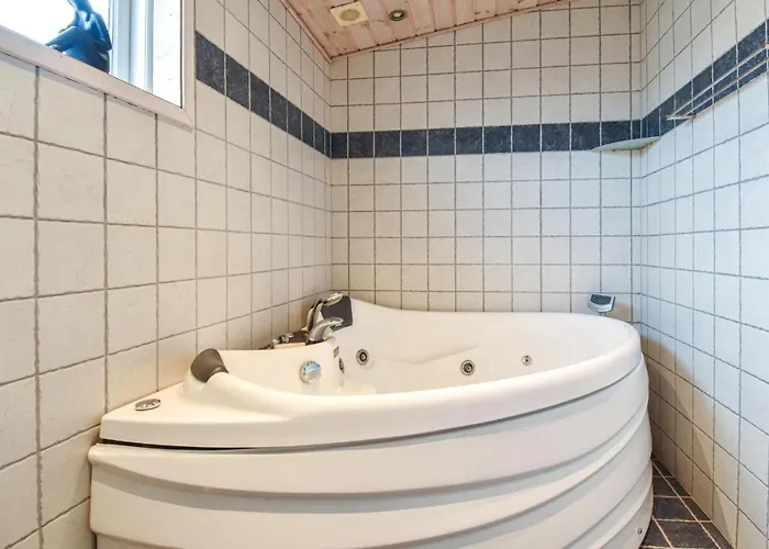 In With House Sea View *