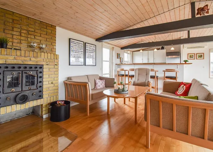 In With House Sea View Assens