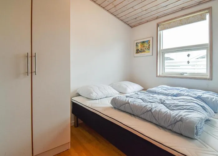 Holiday home In With House Sea View